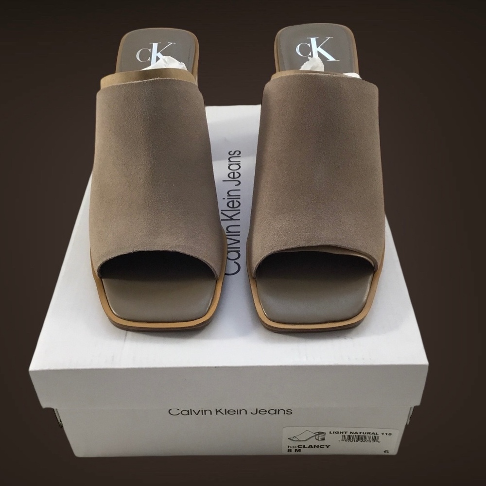 NWB Calvin Klein Women's Suede Clancy Tan Mule Size 8